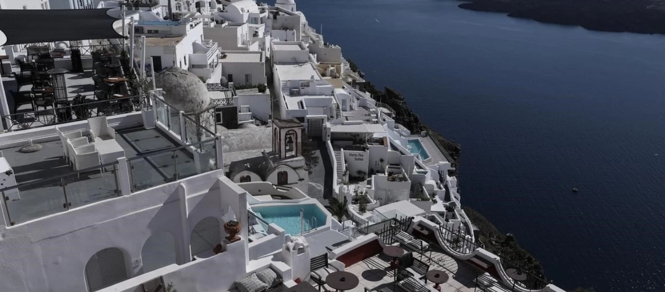 Σαντορίνη: Για 200 ευρώ σκότωσε τον ξενοδόχο ο 20χρονος - Τον έλουσε με βότκα και τον έκαψε